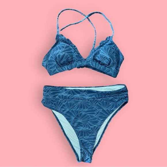 CUPSHE Medium Bikini Set Scalloped Cross Back High Waisted Bathing Suit - Picture 4 of 7